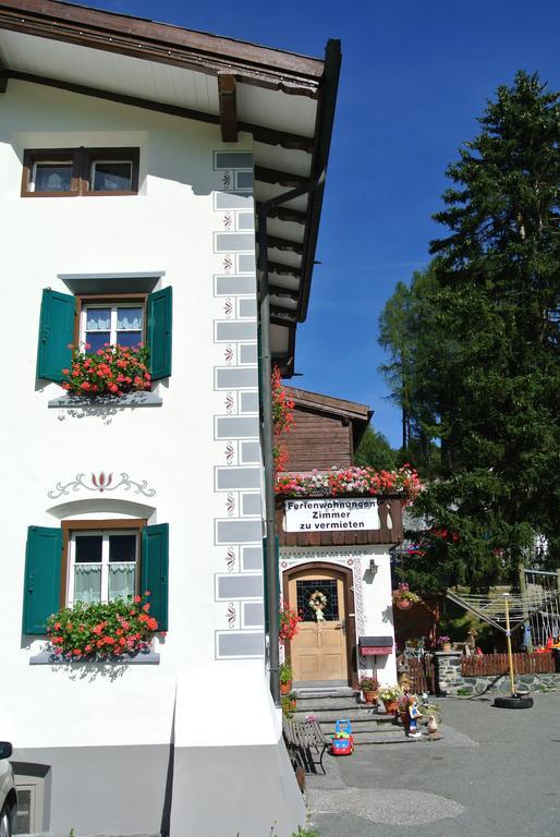 Appartement Pension Hof Zur Stilli à Davos Extérieur photo
